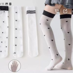 Комплект белых гольфов с узором