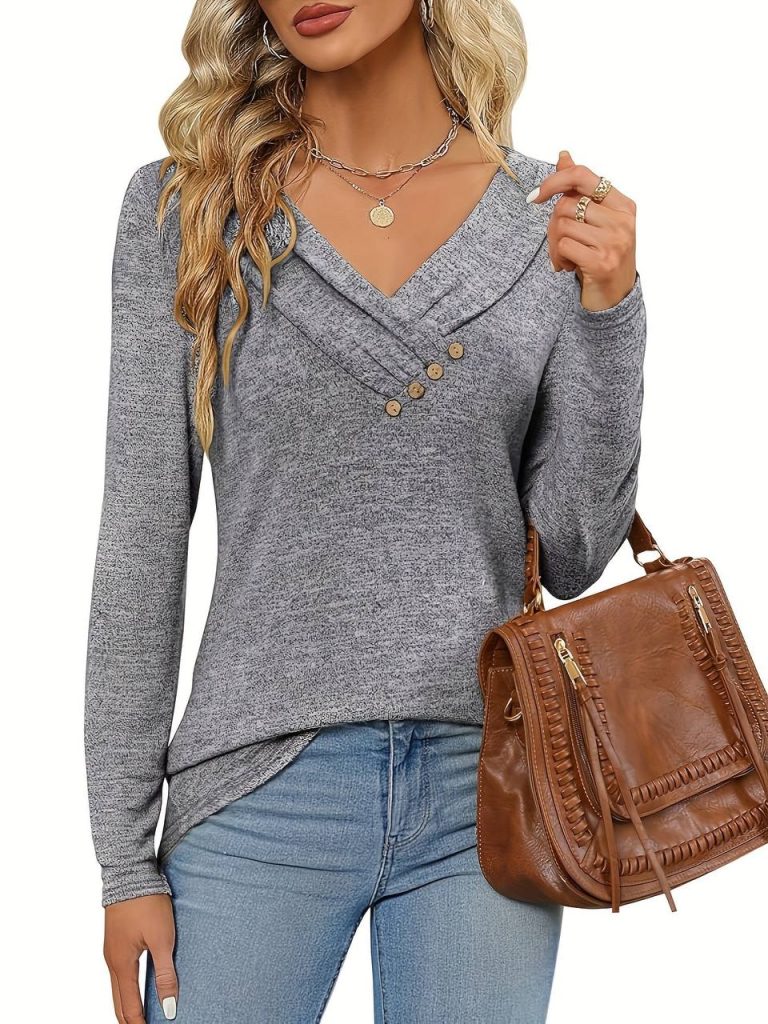 Женская блузка с V-образным вырезом и пуговицами — стильная, с длинным рукавом, удобна для повседневной носки.