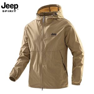 Мужская лёгкая куртка с капюшоном — идеальна для тёплой погоды, защищает от солнца и ветра.