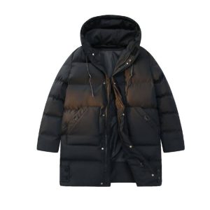 Мужская утеплённая куртка средней длины с капюшоном — идеальна для холодной зимы, обеспечивая тепло и комфорт.