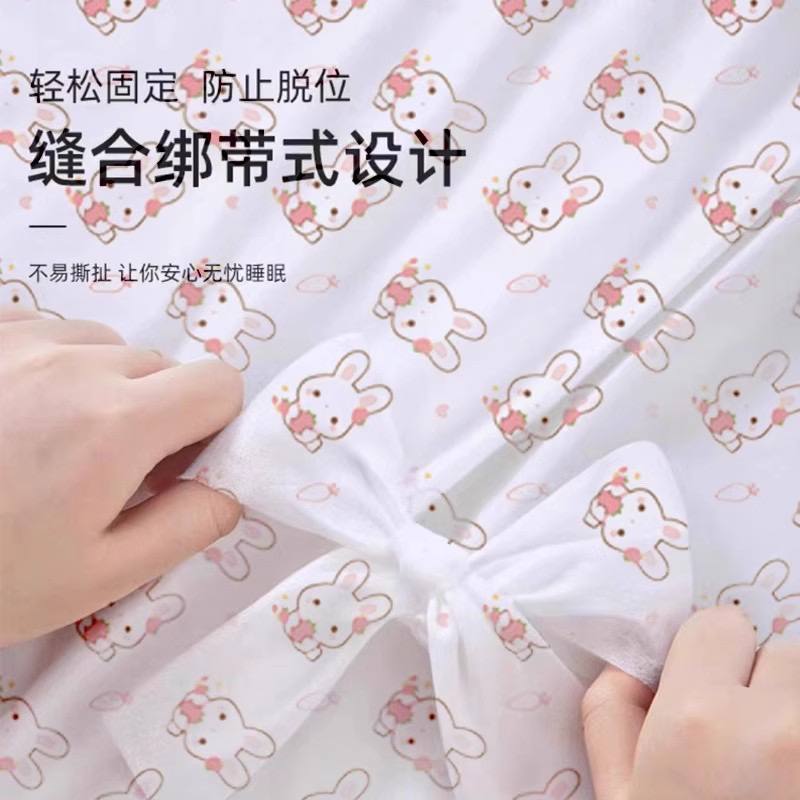 Одноразовый комплект постельных принадлежностей для поездов, отелей и путешествий: простыни, наволочки, одеяла. Удобно, гигиенично и подходит для краткосрочного использования.